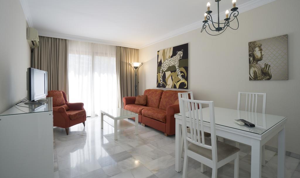 Club Jardines Del Puerto Marbella