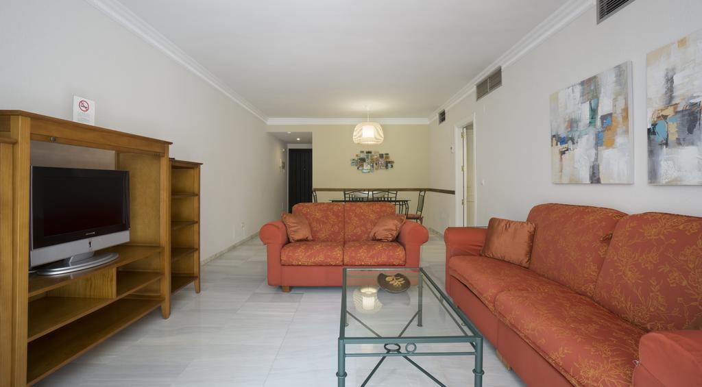 Club Jardines Del Puerto Marbella