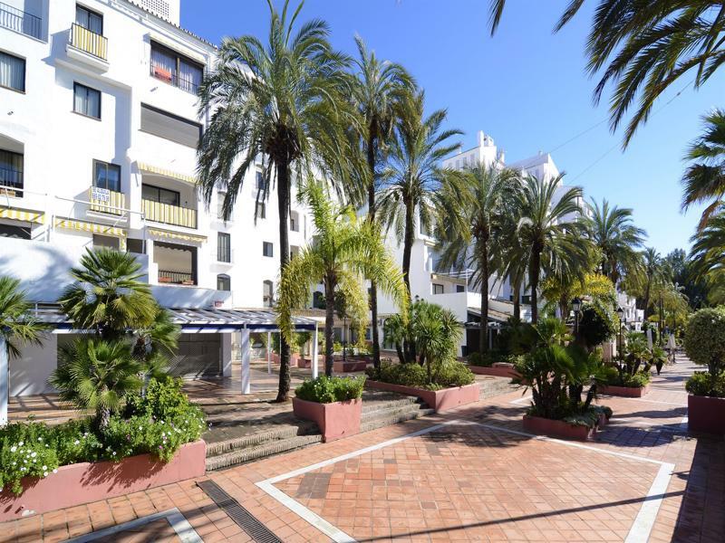 Club Jardines Del Puerto *