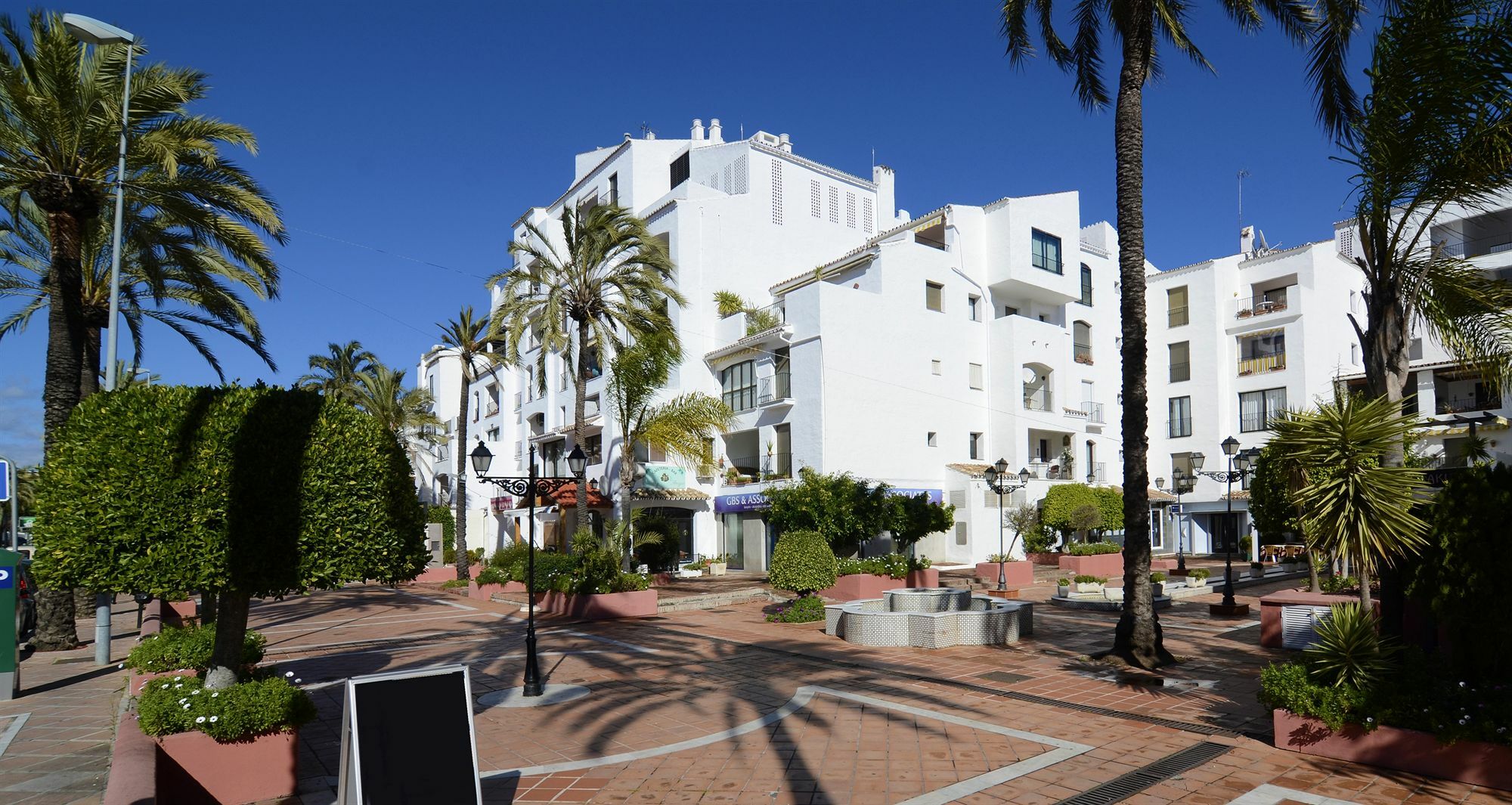Club Jardines Del Puerto *